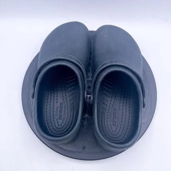 Crocs Black Bistro clogs slip resistant closed toe Mens 6 Women’s 8 - Picture 8 of 9